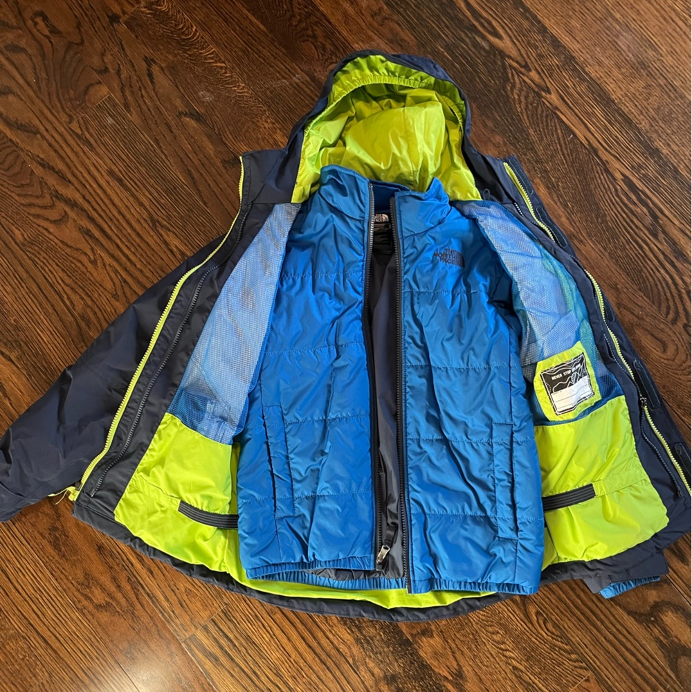 Boys North Face Triclimate Jacket Size M (10/12)